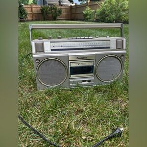 Vintage Panasonic RX 5010 am/fm Cassette Player boombox
